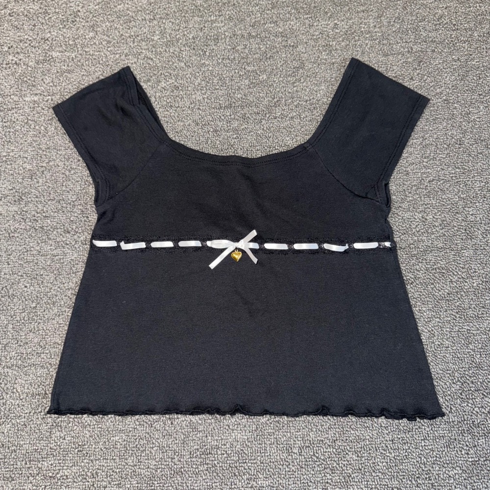 Beverly and Beck Black Coquette Crop Top Ribbon Heart Charm XS Basic Casual